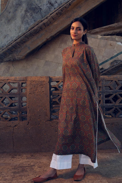 Brown printed kurta with plain white trouser in lawn
